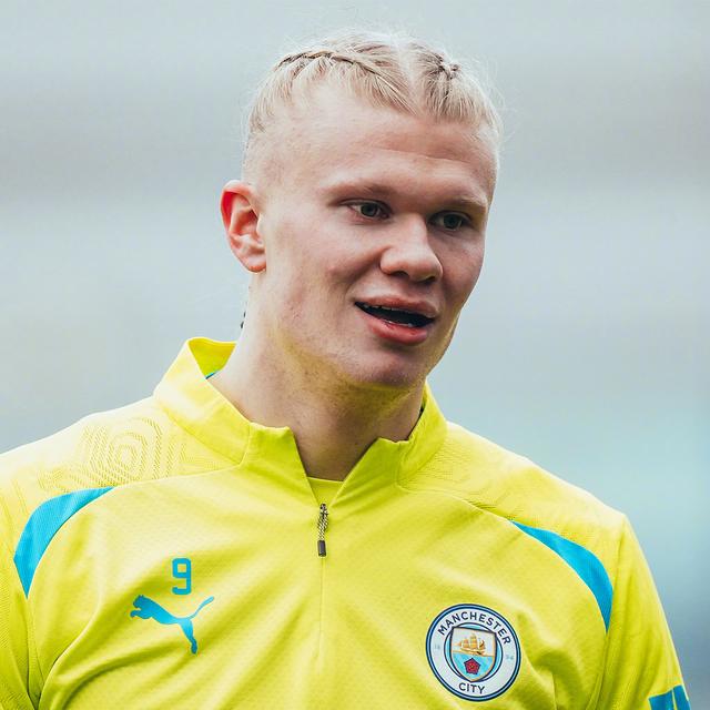 U22国足李镇全：团结且强大的集体，在正确道路上继续前进吧（U22国足李镇全：团结铸就强队，沿着正确方向稳步前进）