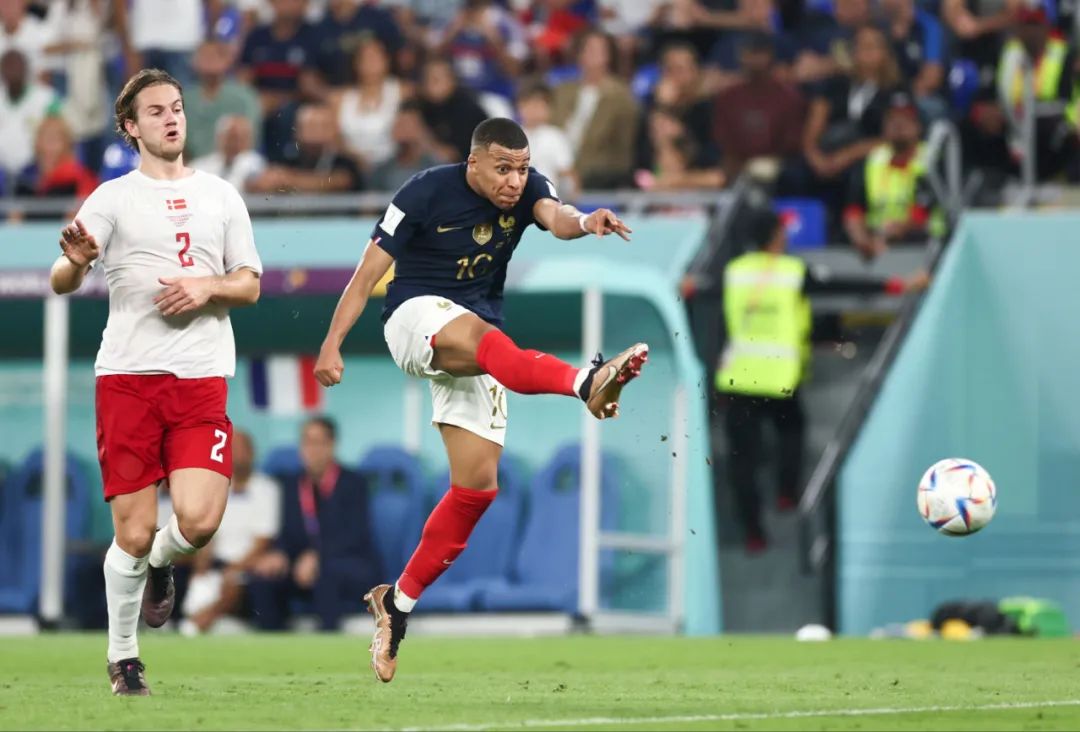 另类追星！美女主持张纯烨与偶像张稀哲一起合拍舞蹈视频（花式追星！人气主持张纯烨与偶像张稀哲同框合拍舞蹈视频）