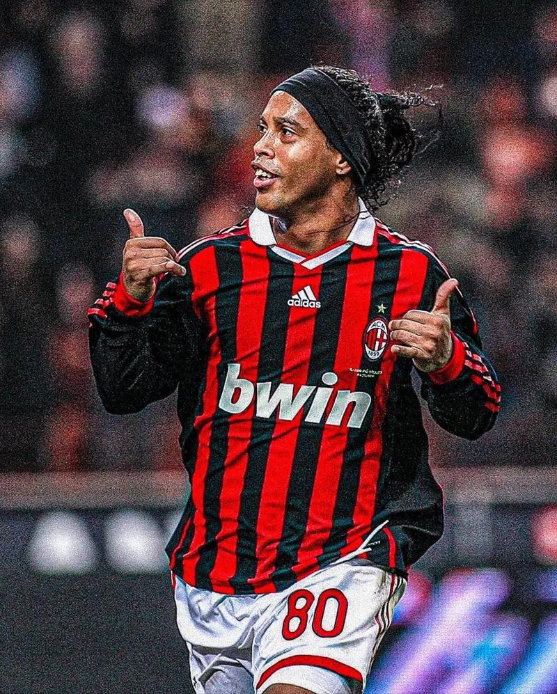 罗马诺：埃利奥特预计会回利物浦，利物浦将与维拉进行协商（罗马诺：埃利奥特有望回归利物浦，俱乐部将与维拉展开谈判）