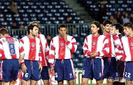 皇马0-2塞尔塔更衣室失控，阿隆索帅位岌岌可危（0-2不敌塞尔塔，皇马更衣室失序，阿隆索帅位告急）